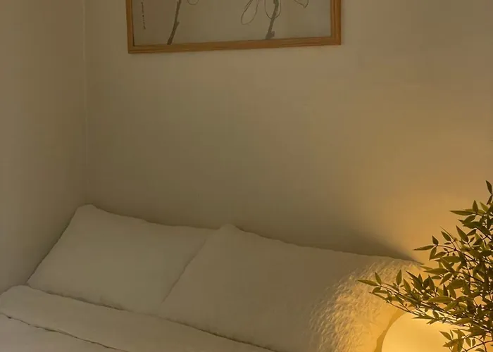Apartment New Center, Hongdae&the Hyundai Seoul