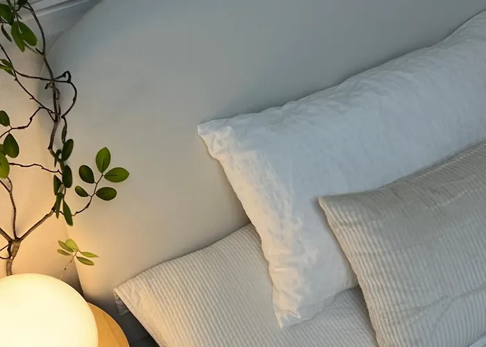 Apartment New Center, Hongdae&the Hyundai Seoul
