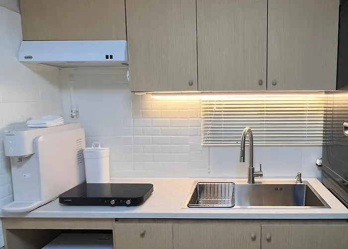 New Center, Hongdae&the Hyundai Apartment Seoul